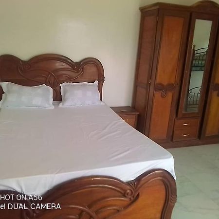 Villa Diambars Sali Tap Екстер'єр фото
