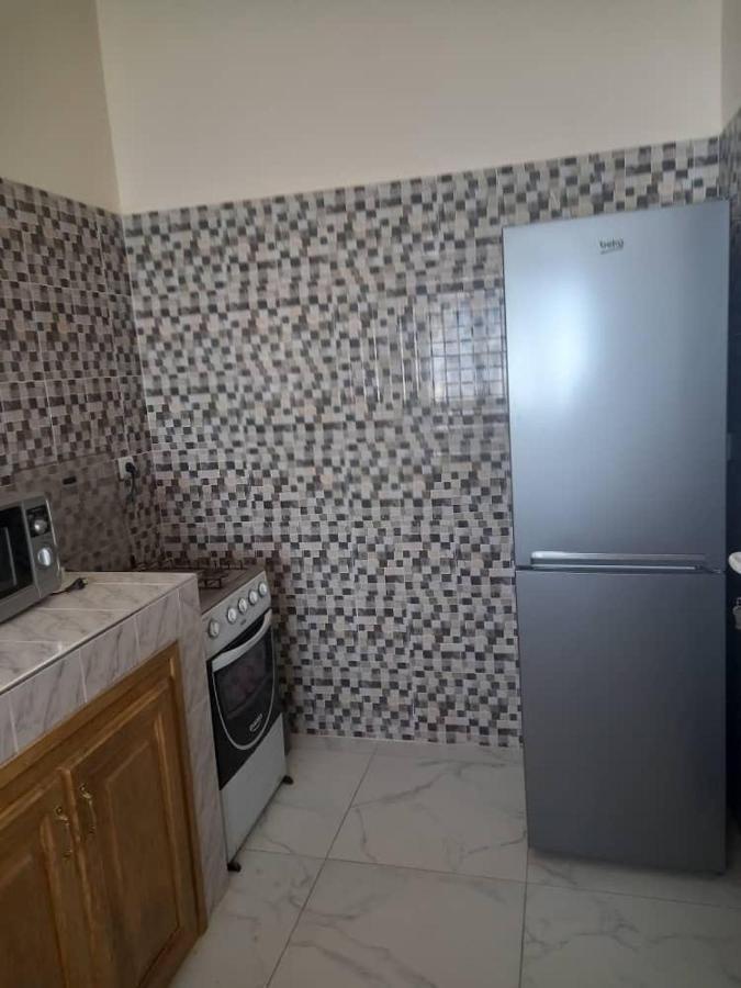Villa Diambars Sali Tap Екстер'єр фото