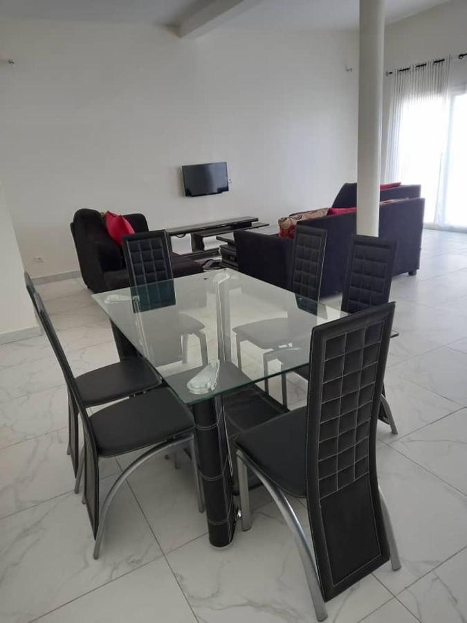 Villa Diambars Sali Tap Екстер'єр фото